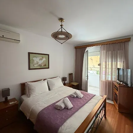 Apartment Alex Guest Gjirokaster