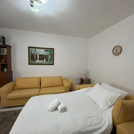 Apartment Alex Guest Gjirokaster